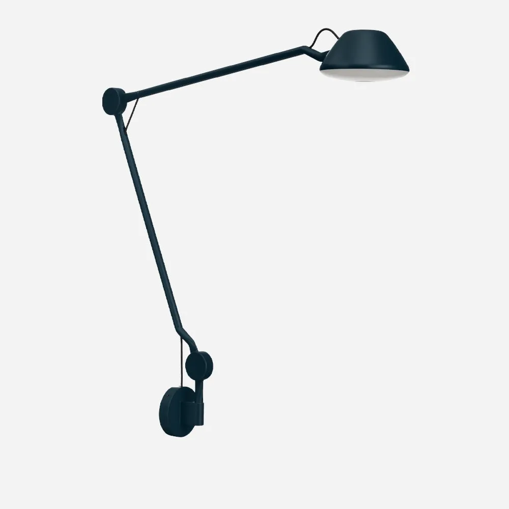 Fritz Hansen AQ01™ Wall Lamp