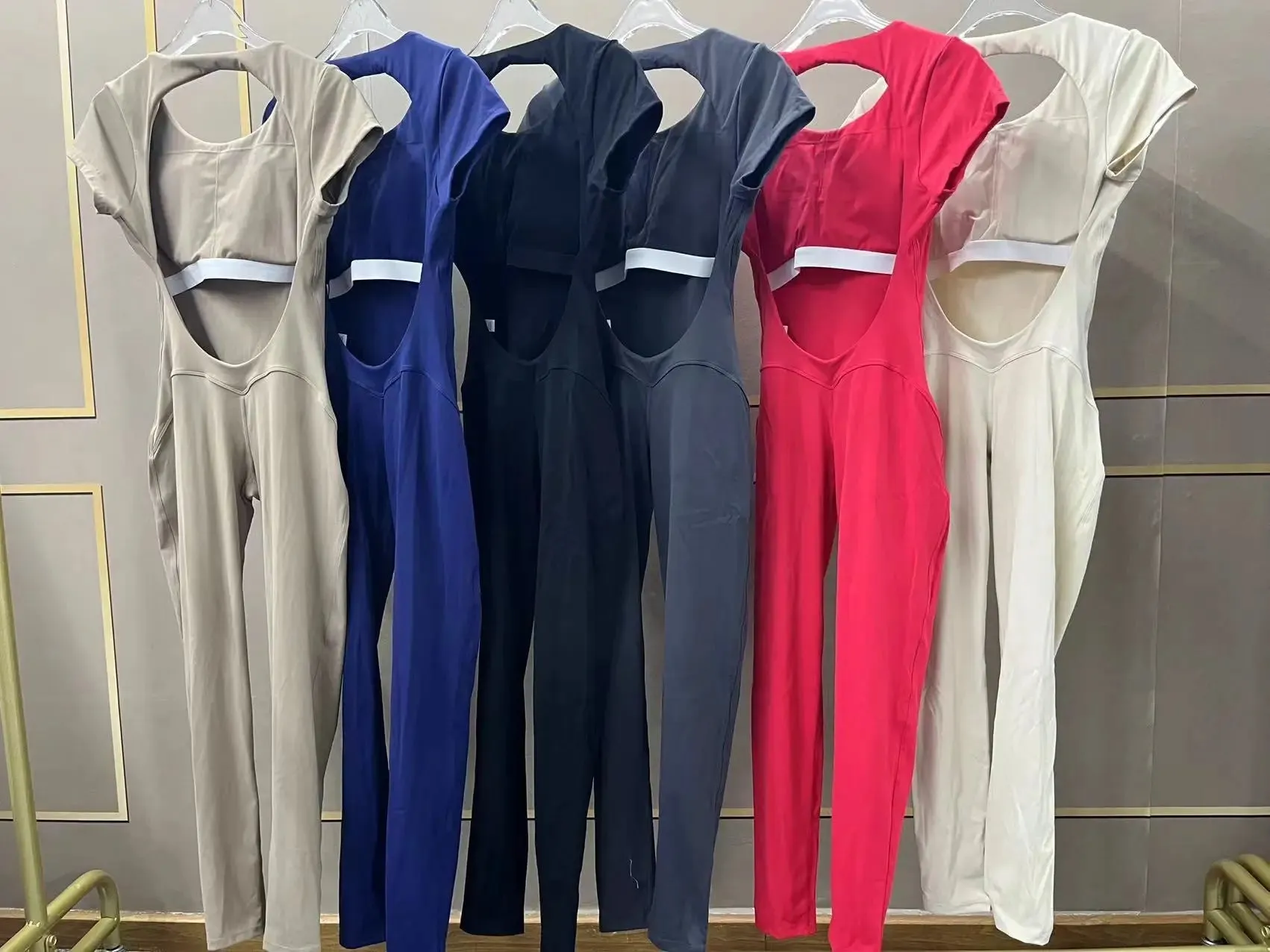 Seamless Yoga Jumpsuit - Backless One-Piece for Women